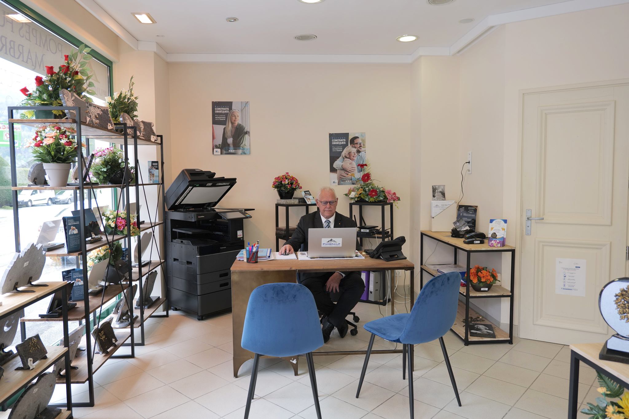 espace de travail magasin funeraire